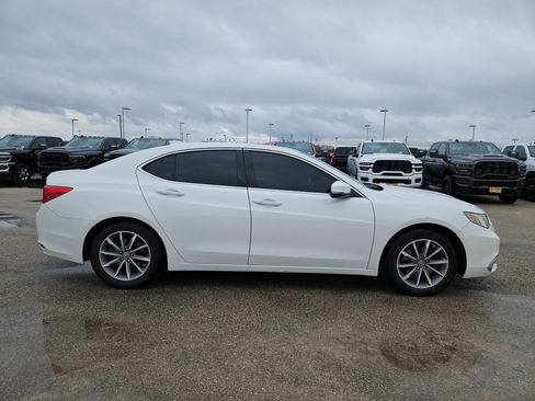 Used 2019 Acura TLX image 2