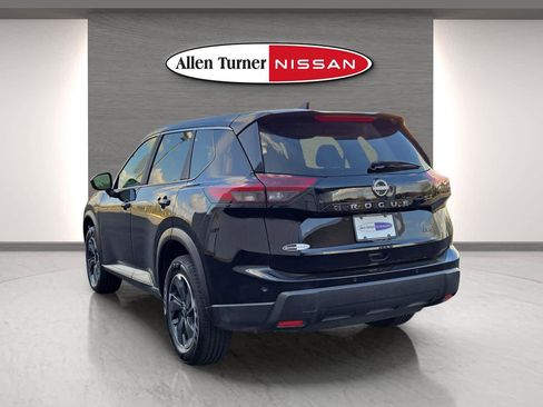 Used 2025 Nissan Rogue SV image 9