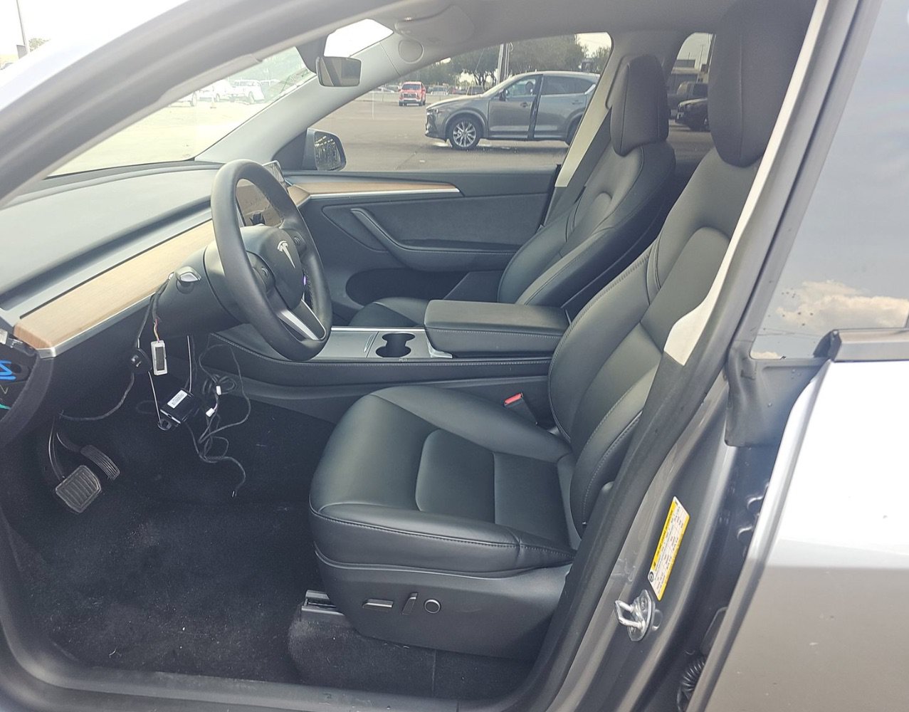 Used 2025 Tesla Model Y Long Range RWD image 7