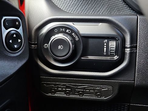 Used 2025 Jeep Wrangler Unlimited Rubicon image 15