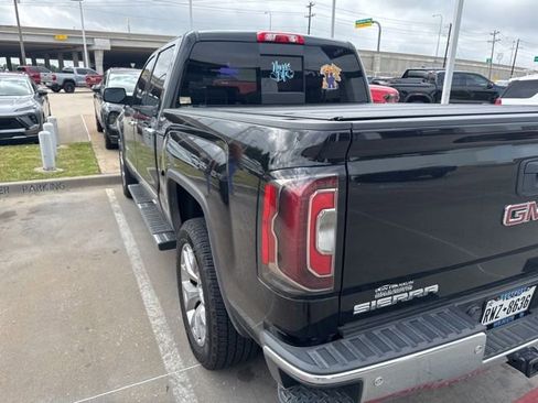 Used 2018 GMC Sierra 1500 SLT w/ SLT Premium Package image 3