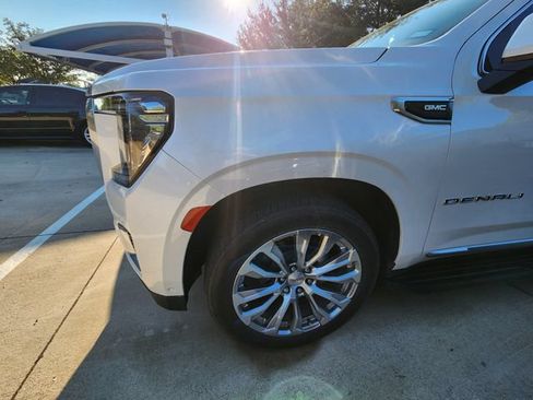 Used 2024 GMC Yukon Denali w/ Advanced Technology Package AWD/4WD image 7