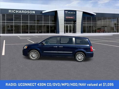 Used 2015 Chrysler Town & Country Touring-L w/ Driver Convenience Group image 2