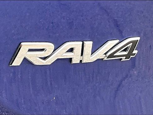 Used 2014 Toyota RAV4 LE FWD image 29