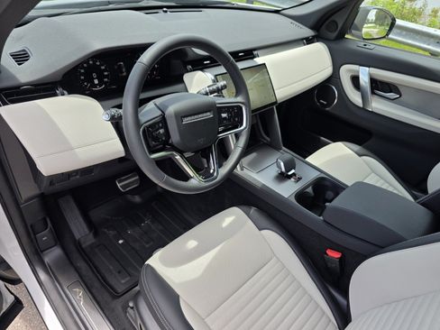 Used 2026 Land Rover Discovery Sport Landmark AWD/4WD image 10