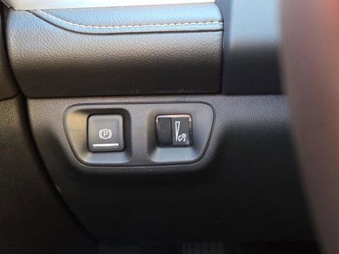 Used 2022 GMC Acadia SLT image 12