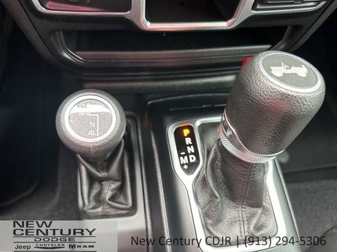 Used 2021 Jeep Wrangler Unlimited Sport AWD/4WD image 26