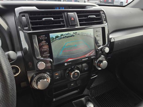 Certified 2022 Toyota 4Runner TRD Off-Road Premium AWD/4WD image 30