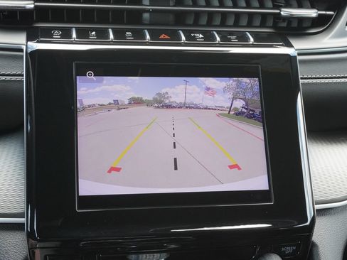 Used 2025 Jeep Grand Cherokee Laredo AWD/4WD image 15