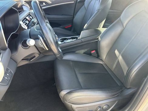Used 2025 Genesis G70 2.5T AWD/4WD image 22