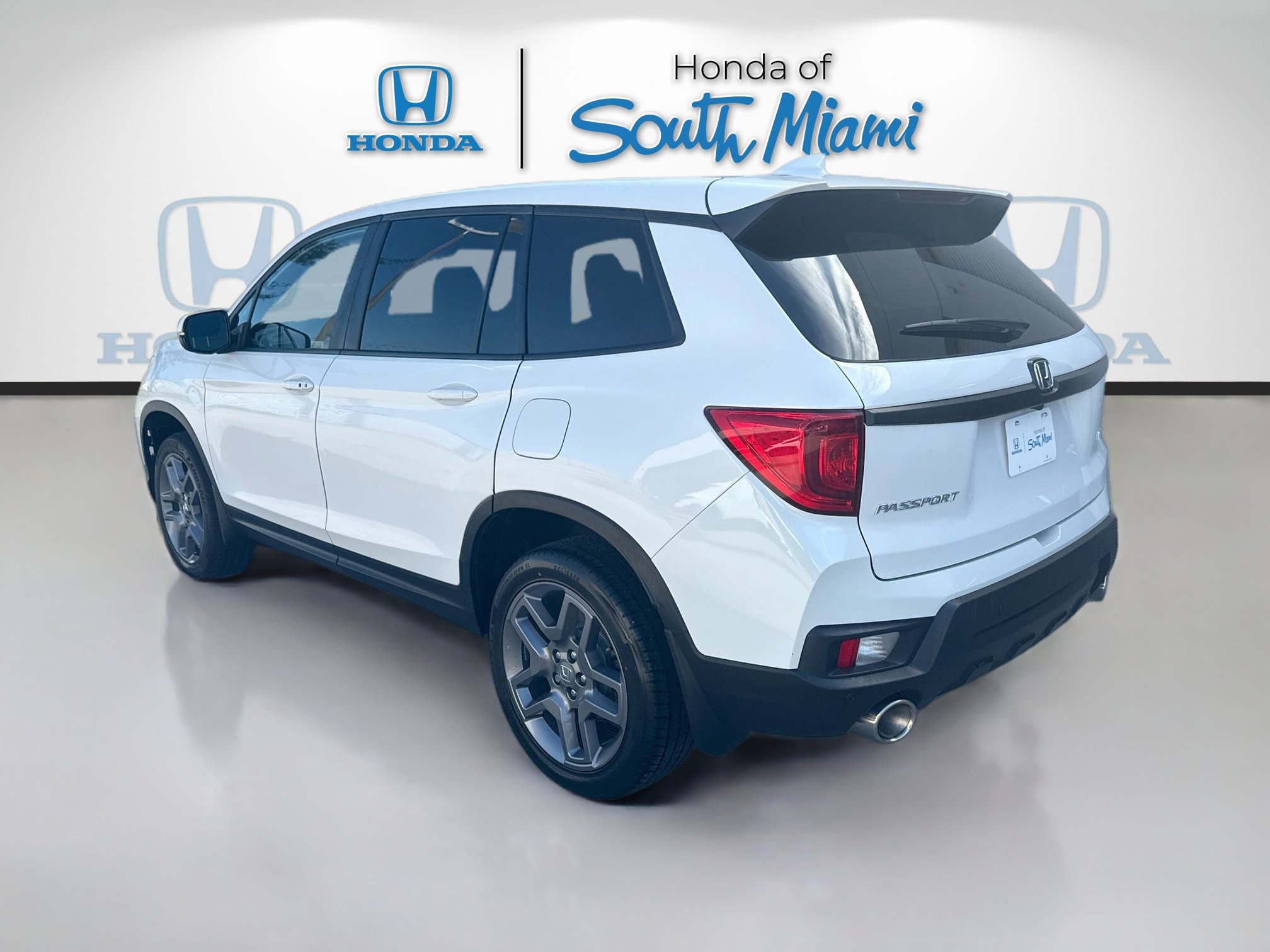 Used 2023 Honda Passport EX-L image 5
