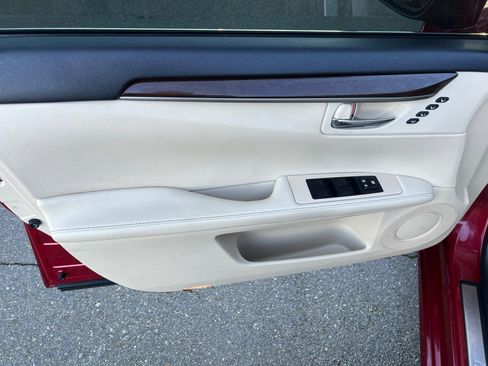 Used 2013 Lexus ES 350 w/ Luxury Pkg FWD image 15