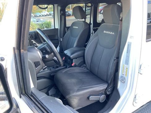 Used 2016 Jeep Wrangler Unlimited Sahara w/ Connectivity Group image 17