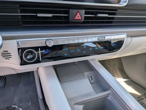 Used 2025 Hyundai Ioniq 6 SEL RWD image 21