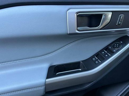 Certified 2022 Ford Explorer XLT w/ Equipment Group 202A image 8