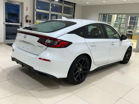 Used 2023 Honda Civic Sport image 8