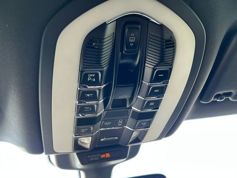 Used 2016 Porsche Macan S image 43