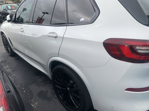 Used 2021 BMW X5 xDrive40i w/ M Sport Package AWD/4WD image 10