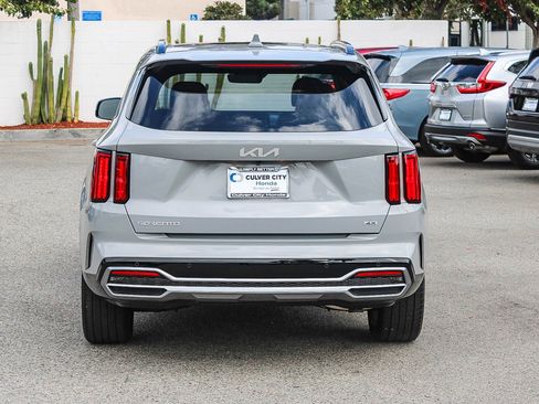 Used 2023 Kia Sorento SX image 8