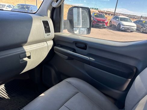 Used 2013 Nissan NV 3500 SL w/ Technology Pkg image 34