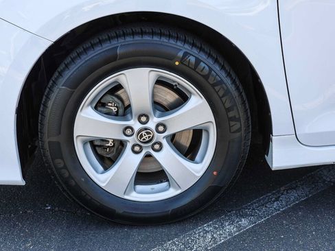 Used 2020 Toyota Sienna LE w/ Carpet Mat Package FWD image 30
