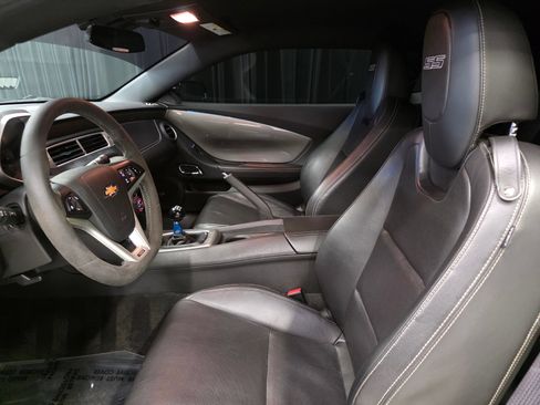 Used 2015 Chevrolet Camaro SS w/ SS Performance Package RWD image 19
