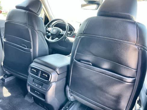 Used 2025 Honda Pilot Touring image 13
