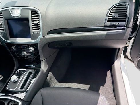 Used 2023 Chrysler 300 Touring w/ Sport Appearance Package RWD image 17
