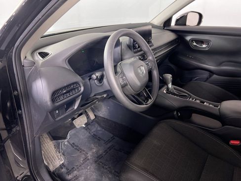 Used 2023 Honda HR-V LX image 9