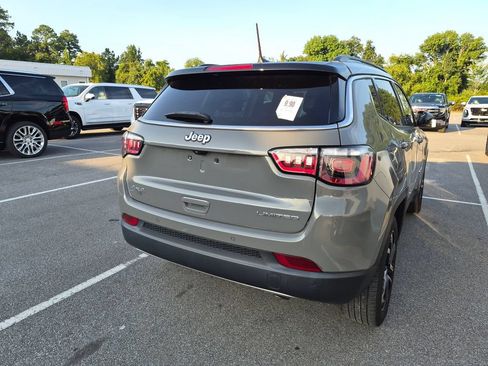 Used 2023 Jeep Compass Limited AWD/4WD image 9