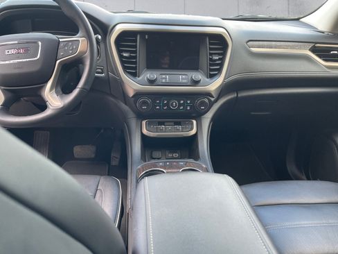 Used 2021 GMC Acadia Denali w/ Denali Ultimate Package AWD/4WD image 11