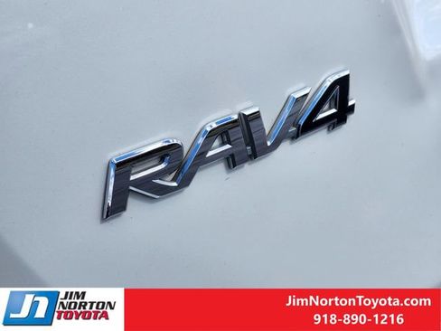 Used 2018 Toyota RAV4 Limited image 14