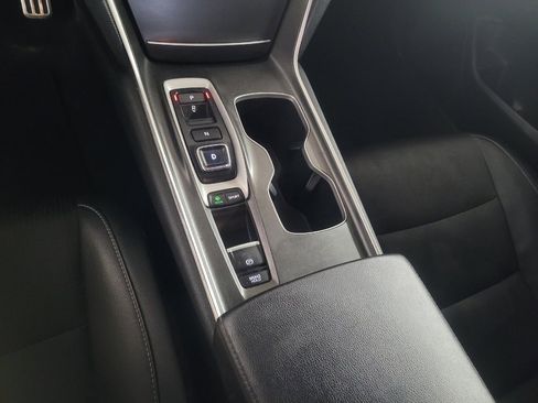 Used 2018 Honda Accord Sport image 26