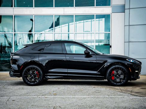 New 2025 Aston Martin DBX 707 image 6