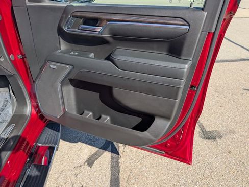 Used 2024 Chevrolet Silverado 1500 LT Trail Boss w/ Convenience Package II image 5