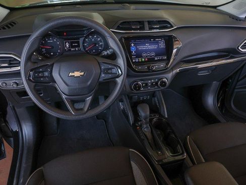 Used 2023 Chevrolet TrailBlazer LT w/ LPO, Blackout Package FWD image 22