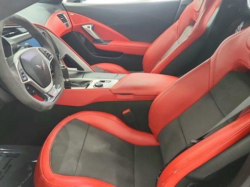 Used 2018 Chevrolet Corvette Z06 RWD image 17