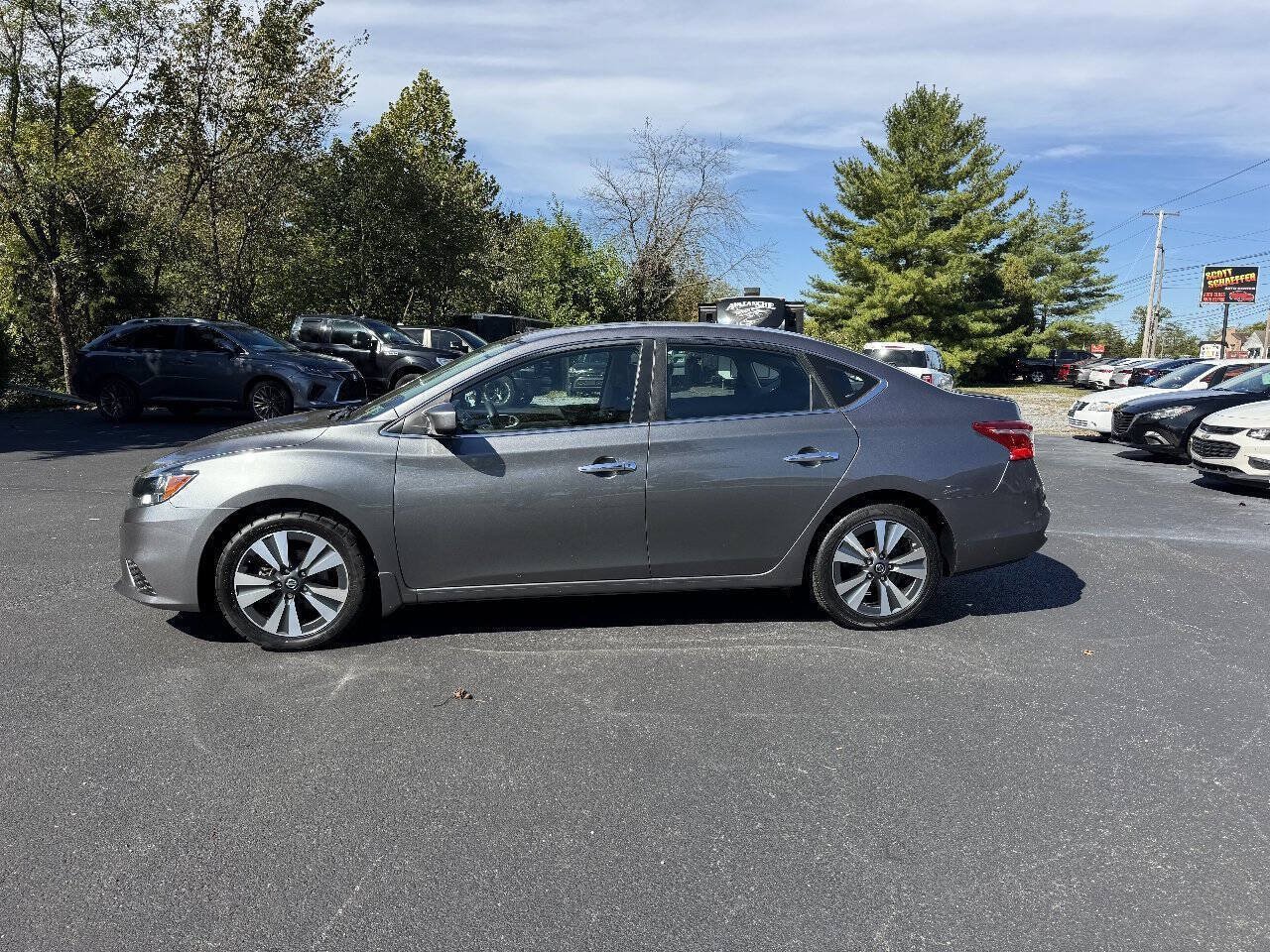 Used 2019 Nissan Sentra SV w/ Special Edition Package FWD image 7