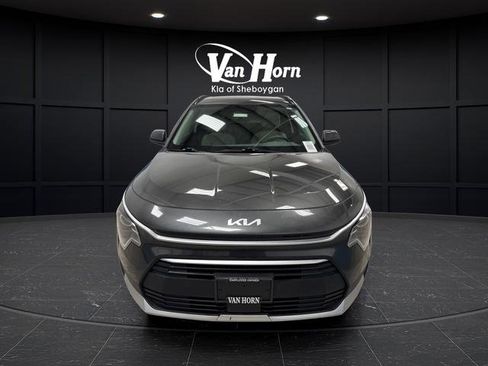 Used 2023 Kia Niro EX image 11