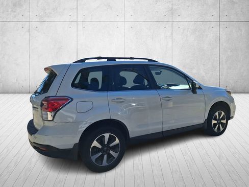 Used 2017 Subaru Forester 2.5i Limited image 5