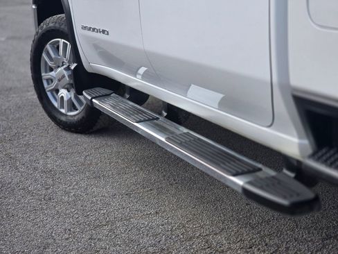 Used 2021 GMC Sierra 2500 SLT w/ SLT Premium Package image 12