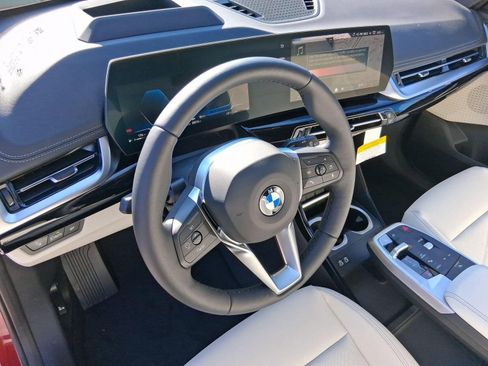 Used 2026 BMW X1 xDrive28i w/ Technology Package AWD/4WD image 4