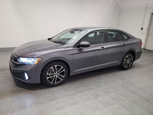Used 2024 Volkswagen Jetta Sport FWD image 2