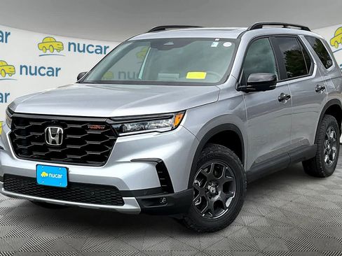 New 2025 Honda Pilot TrailSport image 4
