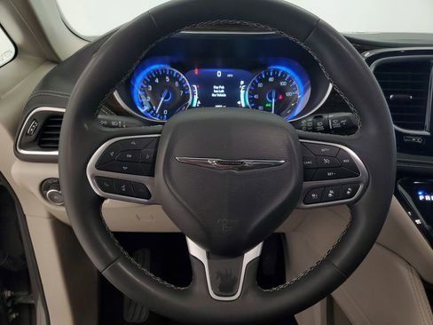Used 2023 Chrysler Pacifica Limited image 15