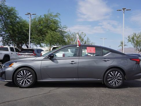 Certified 2025 Nissan Altima 2.5 SV FWD image 2