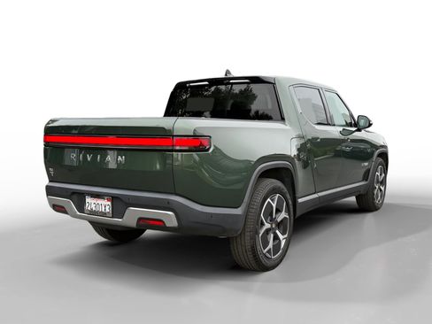 Used 2024 Rivian R1T Adventure image 5