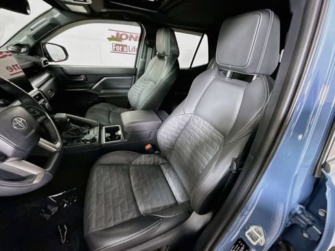 Used 2025 Toyota 4Runner TRD Off-Road Premium AWD/4WD image 28