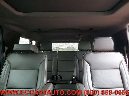 Used 2023 GMC Yukon XL Denali w/ Denali Reserve Package AWD/4WD image 11