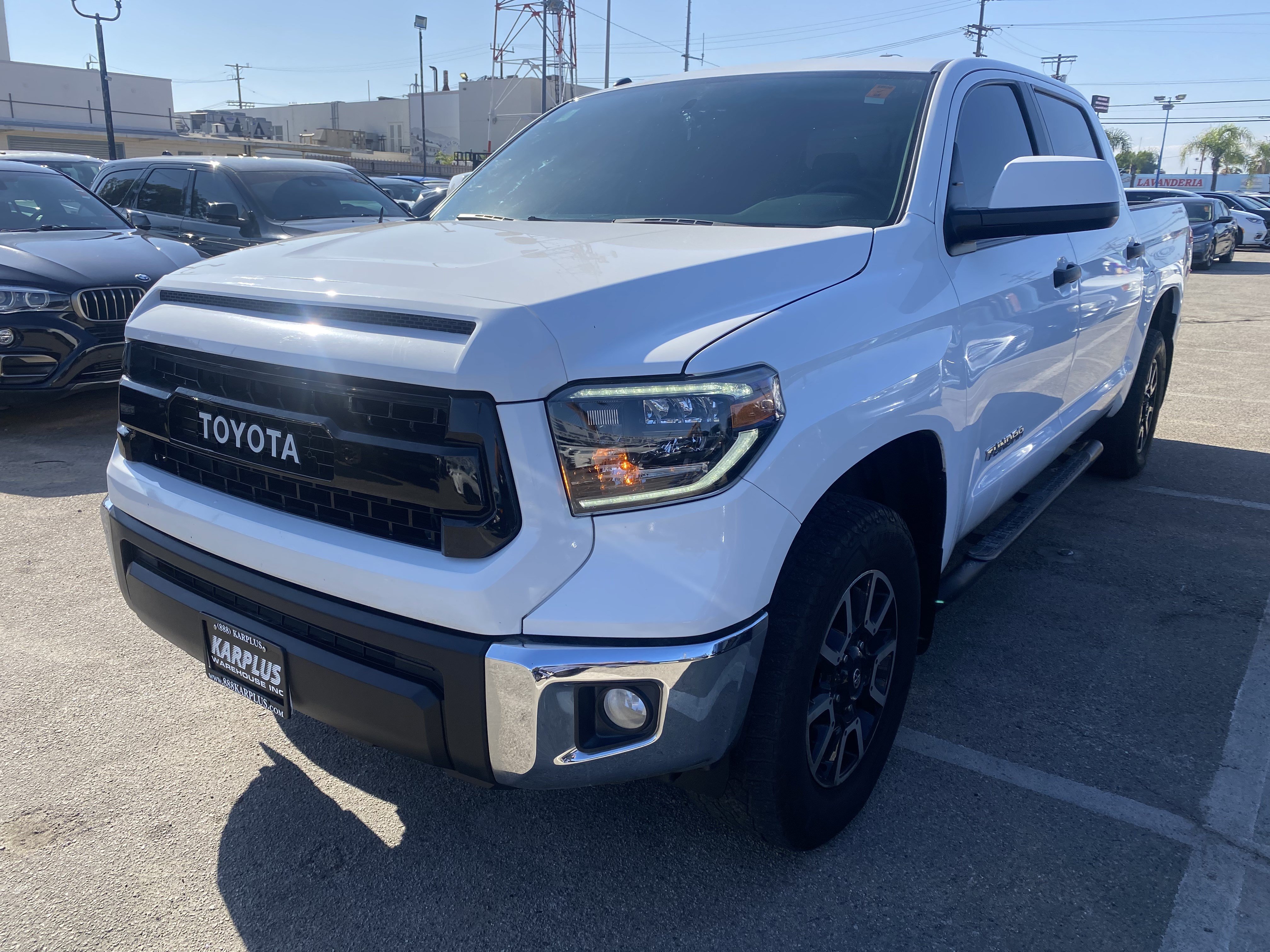 Used 2017 Toyota Tundra SR5 w/ SR5 Upgrade Package RWD image 2